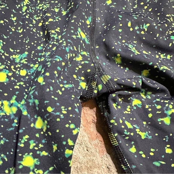 Lululemon Size 4 Base Pace HR Tight 25” Sparks Fly Multi SXFY Nulux Pant Run - Picture 14 of 14